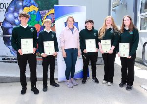 Gradam Barr Feabhais Bl.2 agus Aisling Ní Lochnáin (Ceann Bliana)