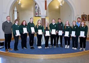 Gradaim-Barr-Feabhais-Bl.4-le-Conchur-O-hOgain-Priomhoide-Tanaisteach-agus-Tomas-Firtear-Comhordaitheoir-na-hIdirbhliana